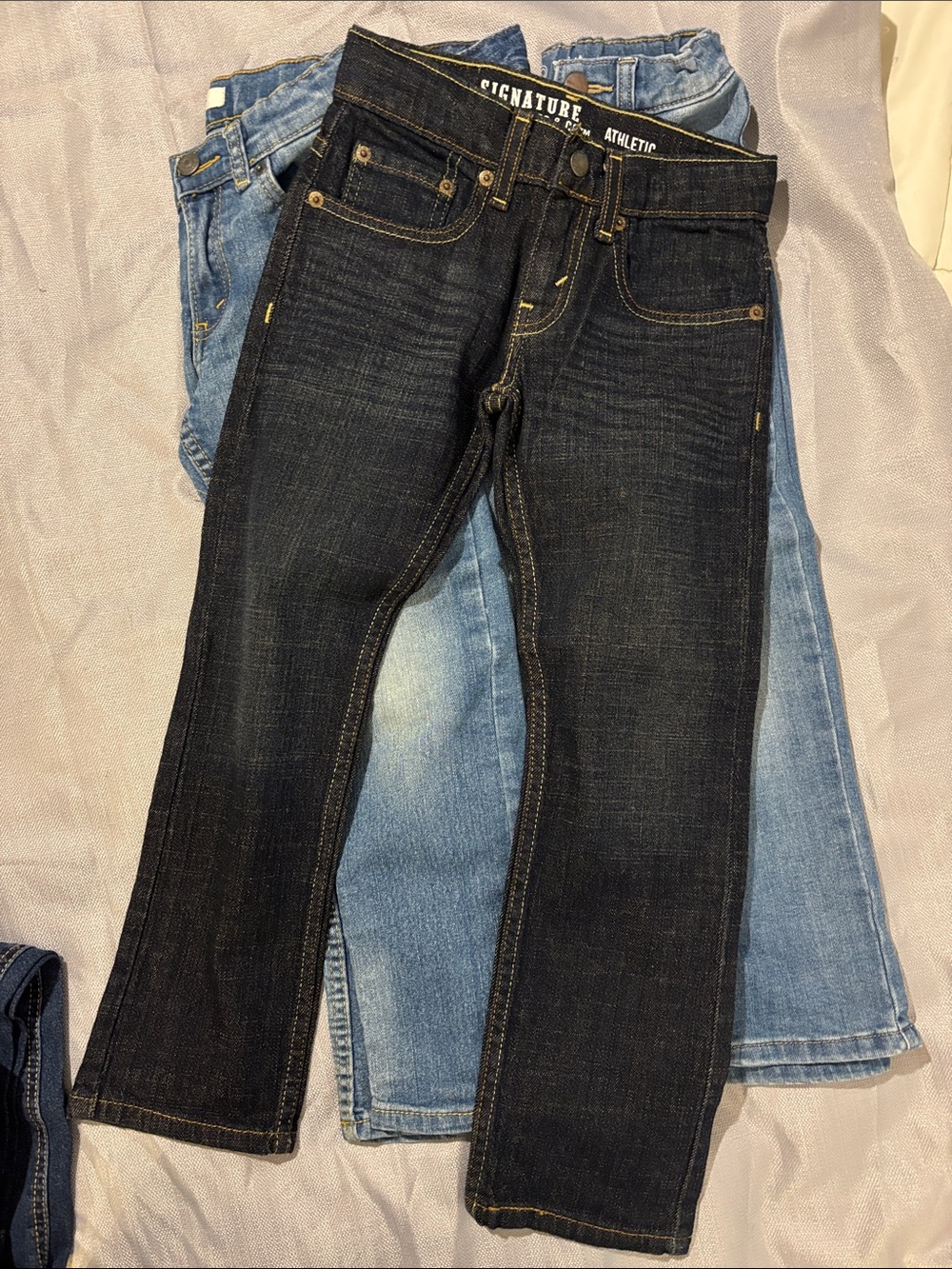 Five pairs boys size 6 - Picture 4 of 11